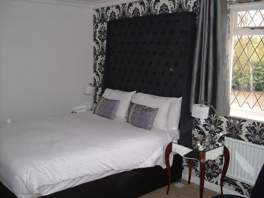 Barons Court Hotel ウォールソール エクステリア 写真